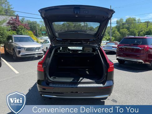 Certified 2025 Volvo V60 B5 Cross Country Ultra w/ Protection Package Premier AWD/4WD image 23