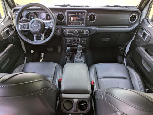 Used 2023 Jeep Wrangler Unlimited Sahara AWD/4WD image 15