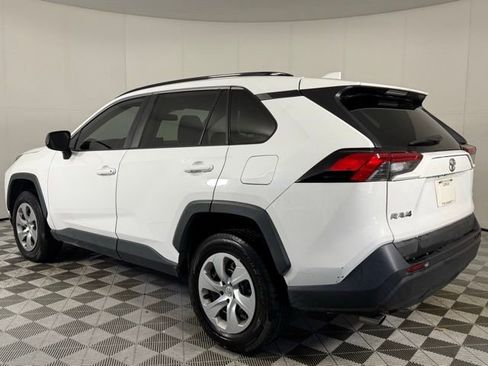 Used 2019 Toyota RAV4 LE image 4