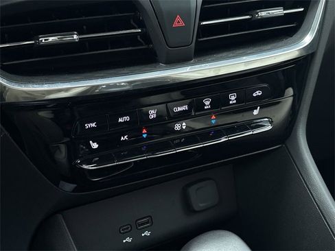 Used 2024 Buick Encore GX Avenir w/ Avenir Convenience Package image 17