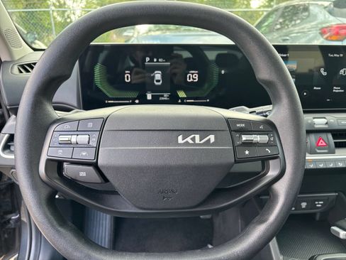 Used 2025 Kia K4 FWD image 27