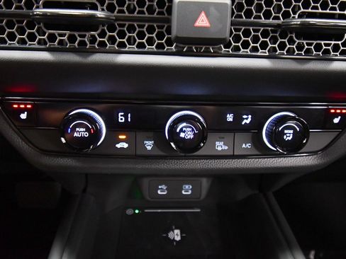 Certified 2025 Honda HR-V Sport image 23