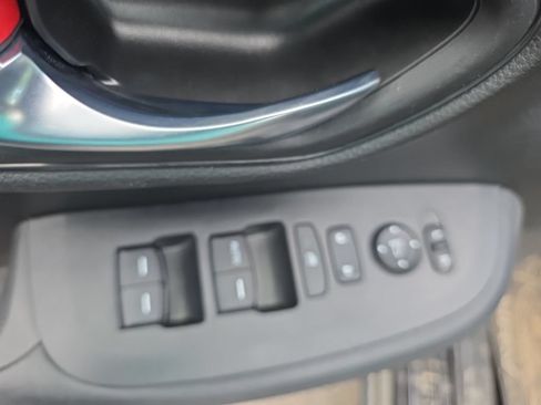 Used 2023 Honda HR-V LX image 12