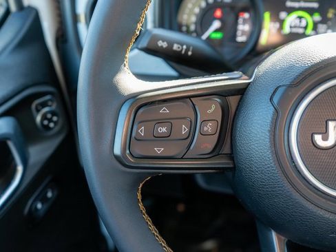 Used 2024 Jeep Wrangler Unlimited image 20