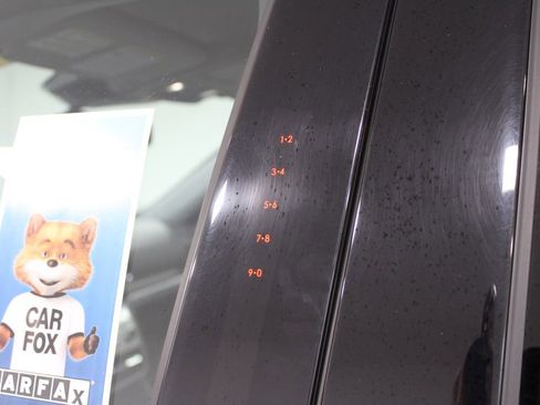 Used 2022 Ford Explorer XLT w/ Equipment Group 202A image 19