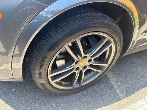 Certified 2023 Porsche Cayenne Coupe AWD/4WD image 6