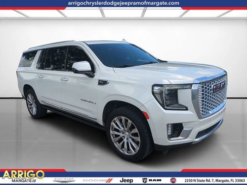 Used 2022 GMC Yukon XL Denali AWD/4WD image 1
