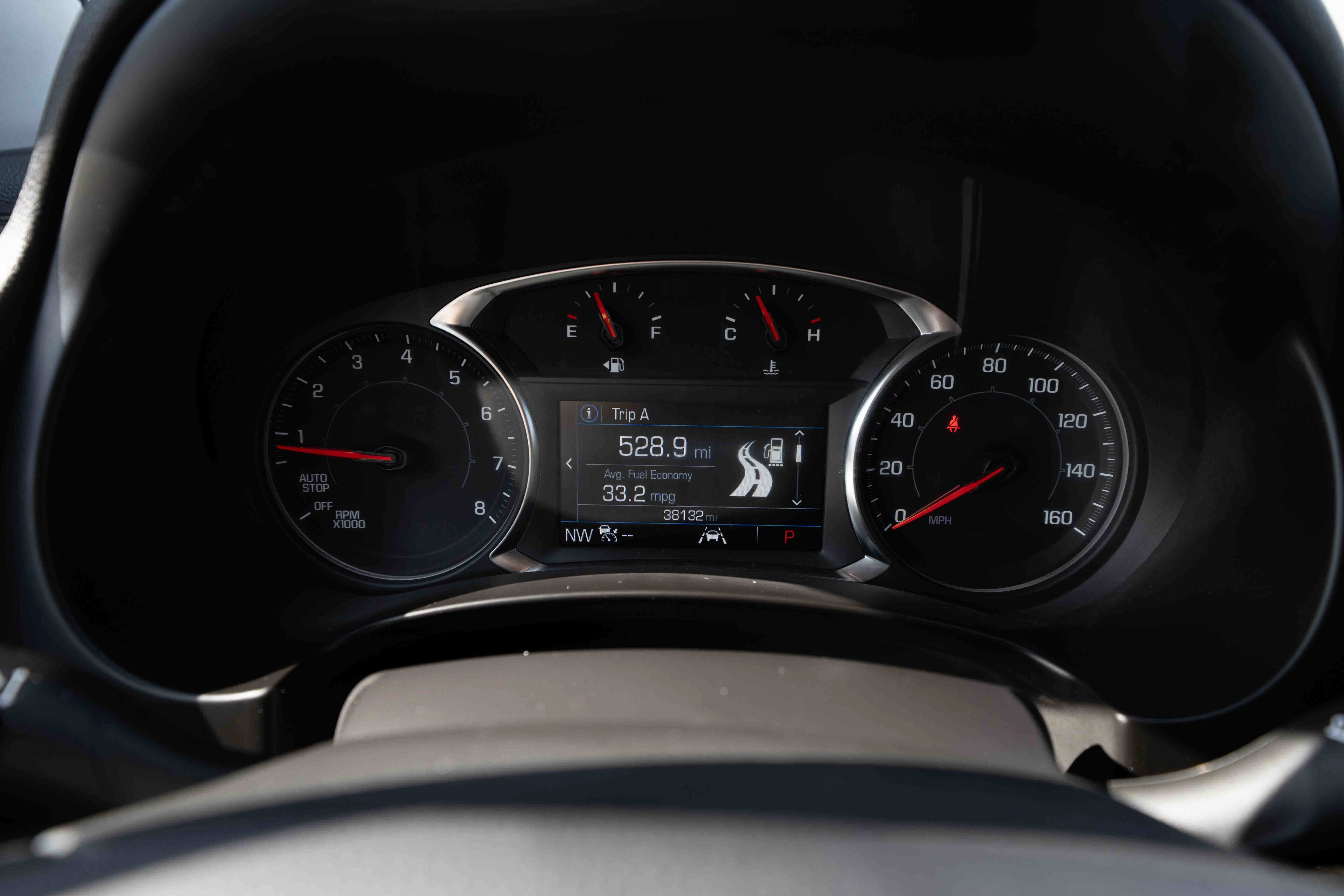 Used 2024 GMC Terrain SLE w/ Driver Convenience Package FWD image 16