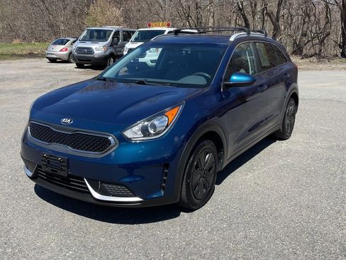 Used 2019 Kia Niro LX FWD image 2