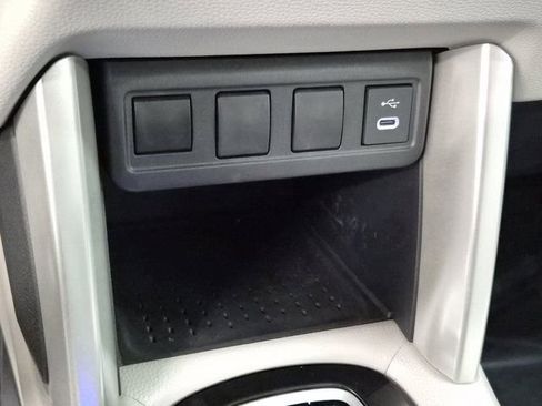 Used 2024 Toyota Corolla Cross L image 30