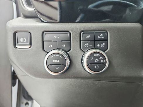 Used 2025 GMC Sierra 1500 SLT image 27