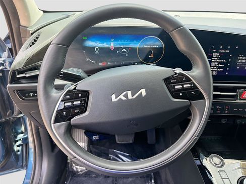 Used 2023 Kia Niro Wind FWD image 11