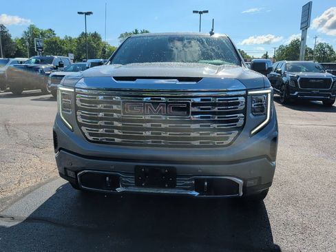 Used 2024 GMC Sierra 1500 Denali AWD/4WD image 3