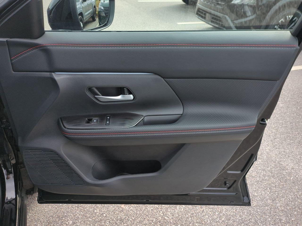 New 2026 Nissan Kicks SR FWD image 35