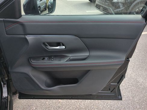 New 2026 Nissan Kicks SR FWD image 35