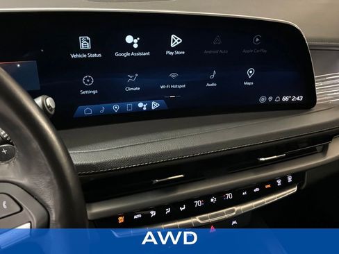 Used 2024 Cadillac XT4 Premium Luxury AWD/4WD image 2