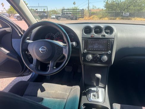 Used 2010 Nissan Altima 2.5 S FWD image 32