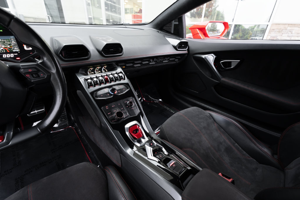 Used 2015 Lamborghini Huracan LP 610-4 AWD/4WD image 36