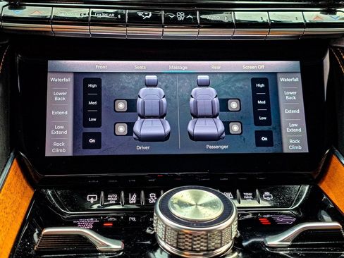 Used 2022 Jeep Grand Wagoneer Series III image 18