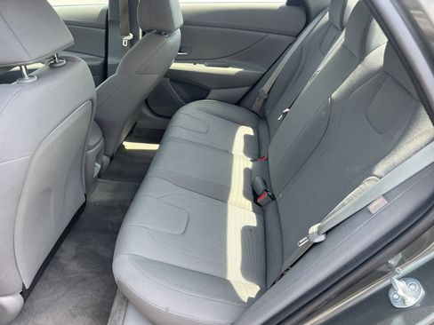 Used 2024 Hyundai Elantra SE FWD image 23
