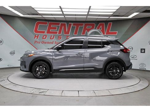 Used 2024 Nissan Kicks SR w/ SR Premium Package image 3