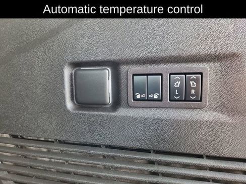 Used 2024 GMC Yukon XL Denali Ultimate AWD/4WD image 35