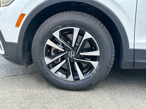 Certified 2024 Volkswagen Tiguan S image 28