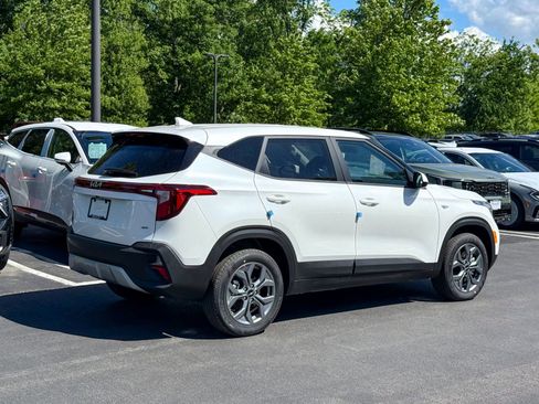 New 2026 Kia Seltos LX AWD/4WD image 6
