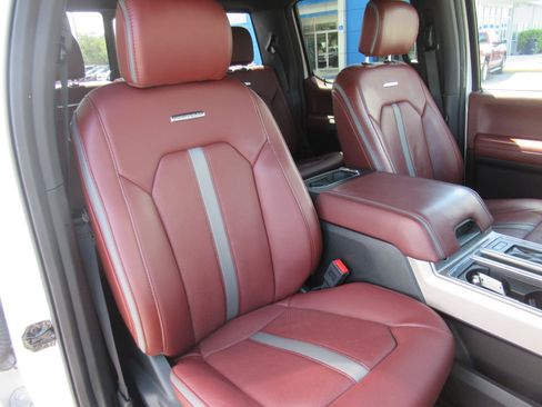 Used 2018 Ford F150 Platinum w/ Equipment Group 701A Luxury AWD/4WD image 9