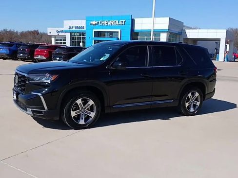 Used 2023 Honda Pilot EX-L image 4