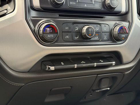 Used 2017 GMC Sierra 2500 SLE w/ HD SLE Preferred Plus Package image 21