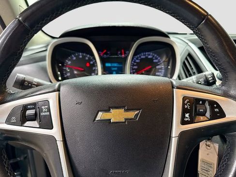 Used 2017 Chevrolet Equinox LT w/ Convenience Package image 12