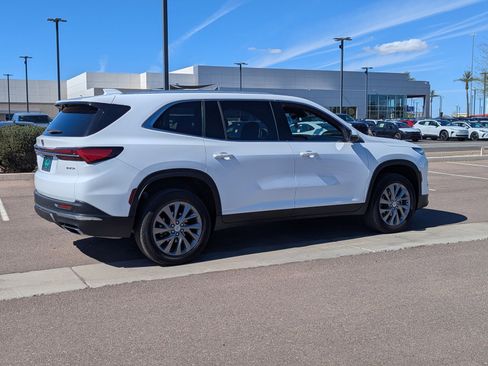 Certified 2025 Buick Enclave Preferred image 5