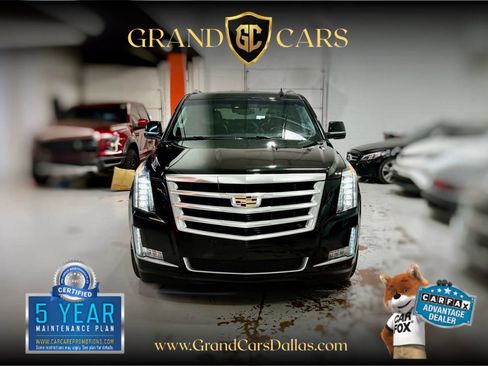 Used 2017 Cadillac Escalade Luxury image 2