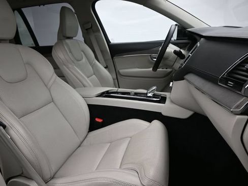 Used 2023 Volvo XC90 B6 Ultimate w/ Protection Package AWD/4WD image 36