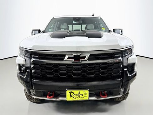 Used 2025 Chevrolet Silverado 1500 ZR2 AWD/4WD image 2