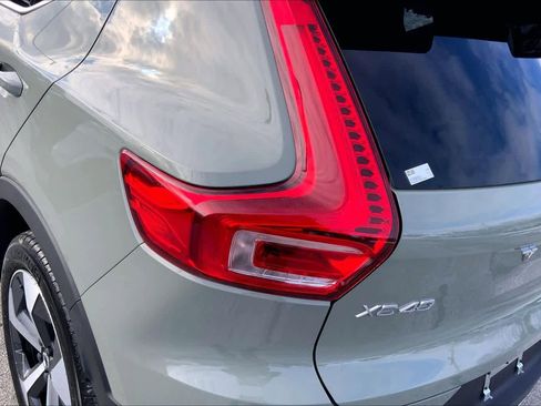 Used 2025 Volvo XC40 B5 Core w/ Protection Package Premier image 28