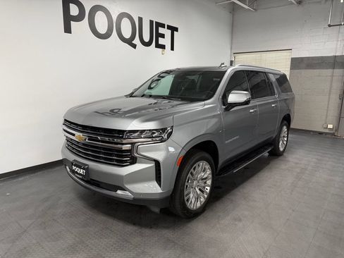 Used 2023 Chevrolet Suburban LT w/ LT Signature Package AWD/4WD image 2