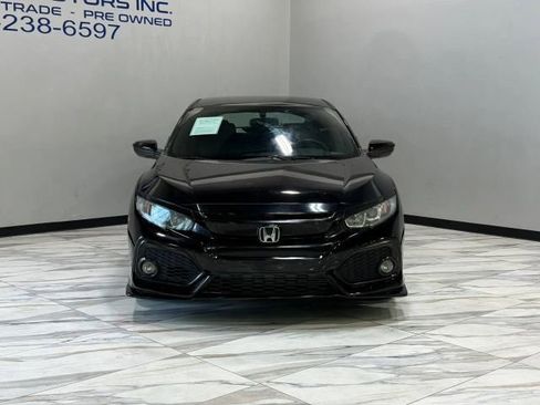 Used 2018 Honda Civic Sport image 2