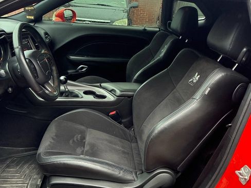 Used 2019 Dodge Challenger R/T Scat Pack w/ Widebody Package RWD image 3