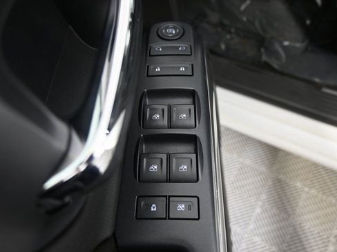 Used 2017 Chevrolet Silverado 1500 LT w/ All Star Edition image 19