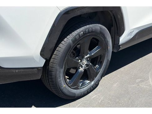 Used 2019 Toyota RAV4 XSE AWD/4WD image 4