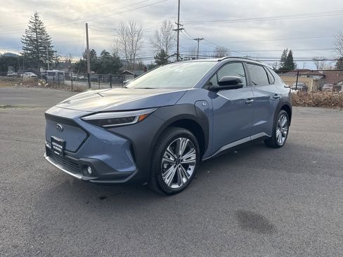 Certified 2023 Subaru Solterra Limited image 3