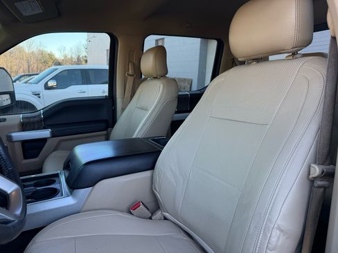 Used 2017 Ford F250 Lariat w/ Chrome Package image 24