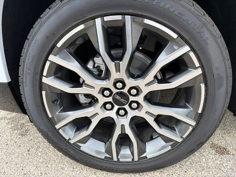 New 2026 GMC Acadia Denali Ultimate w/ LPO, Floor Liner Package AWD/4WD image 33