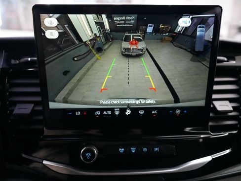 Used 2025 Ford Transit 350 XLT RWD image 12