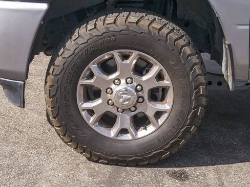 Used 2024 RAM 2500 Laramie AWD/4WD image 5