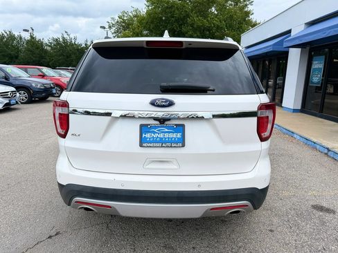 Used 2016 Ford Explorer XLT w/ Equipment Group 202A FWD image 24