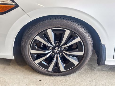 Used 2024 Honda Civic EX image 10