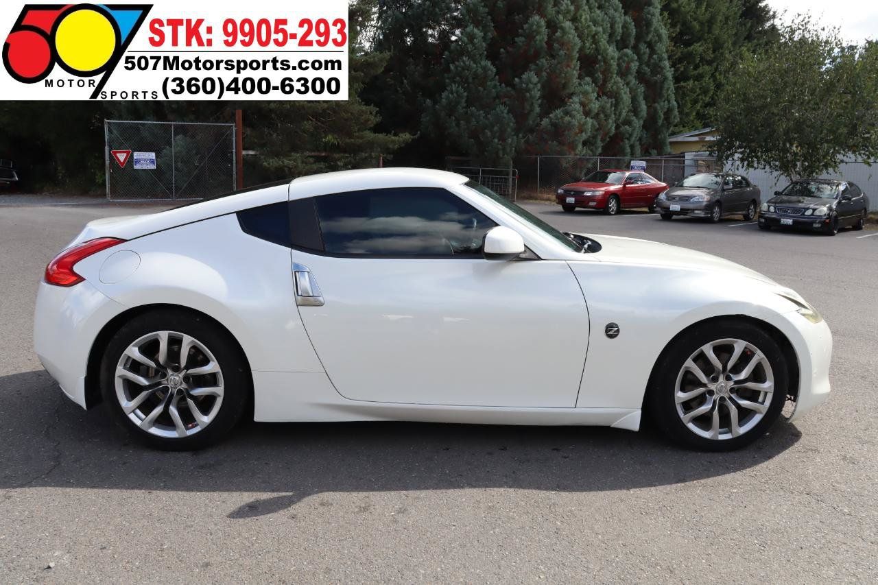 Used 2009 Nissan 370Z Coupe RWD image 9